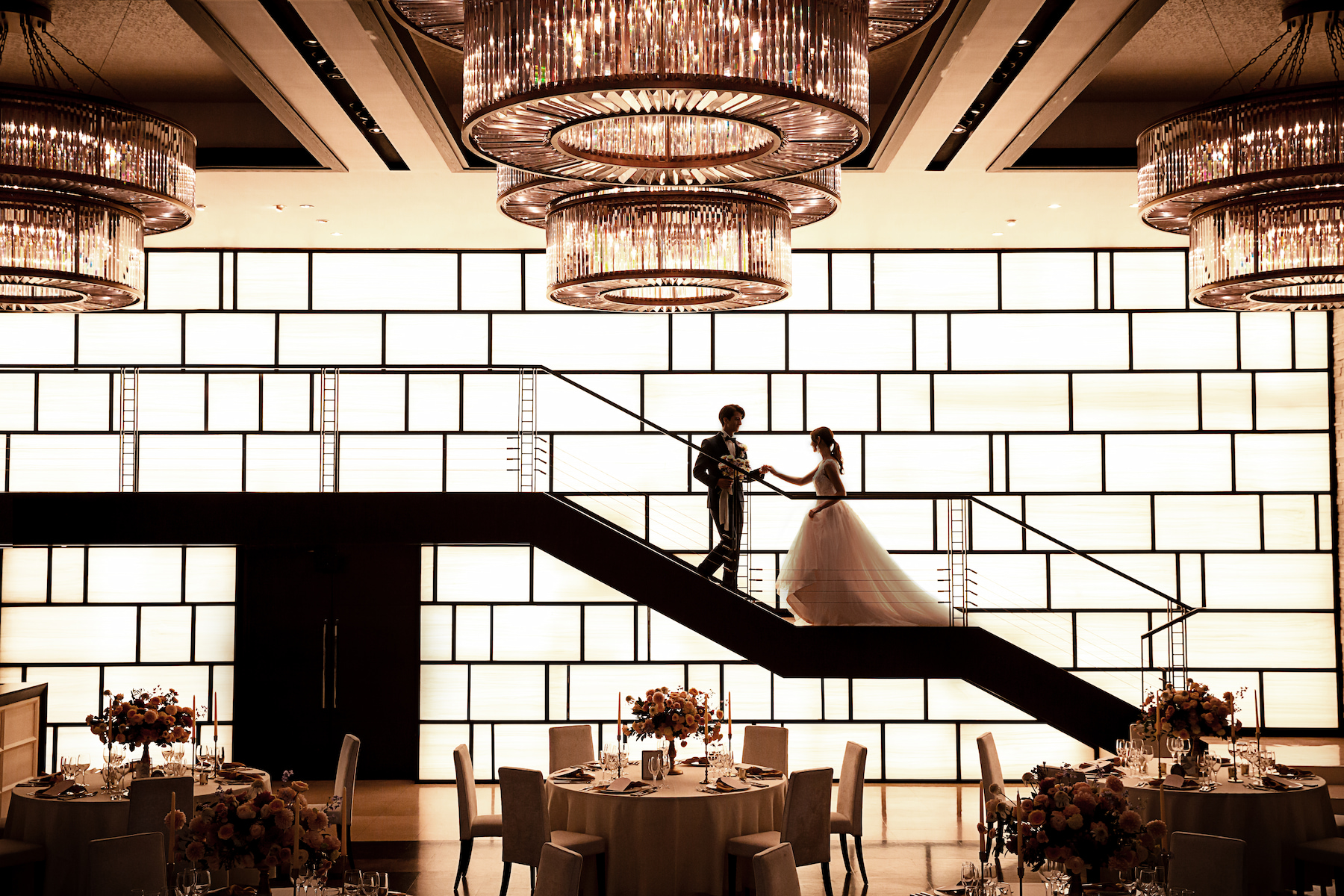 人気のシルエット入場は主役感満載