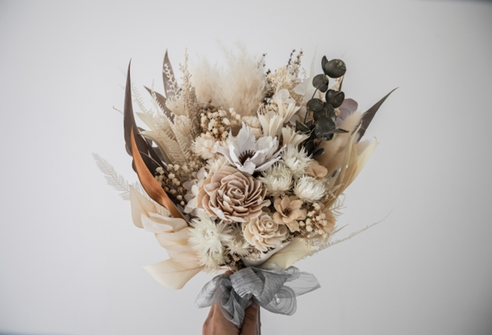 【名古屋市結婚式場ビアンカーラヒルサイドテラス】プロポーズを成功させる方法を徹底解説。人気のアイデアや注意点、感動的な演出で大切な人に想いを伝える。ビアンカーラの結婚準備ガイド。