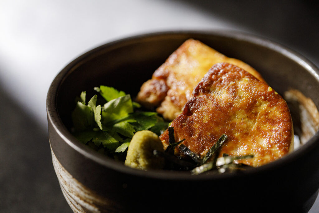 名古屋の結婚式場ビアンカーラヒルサイドテラス。ここでしか味わうことのできない「フォアグラひつまぶし」は贅沢な逸品。